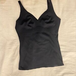 Black compression tank